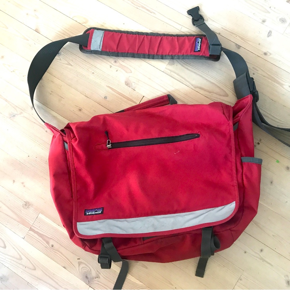 Patagonia messenger bag.